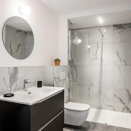 South-of-france T2 Neuf De Gamme, Climatise, Parking Gratuit, 2eme Ligne, Balcon 2 Апартаменты