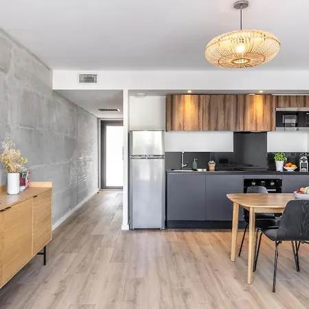 Apartment South-of-france T2 Neuf De Gamme, Climatise, Parking Gratuit, 2eme Ligne, Balcon 2 *