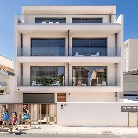 Apartment South-of-france T2 Neuf De Gamme, Climatise, Parking Gratuit, 2eme Ligne, Balcon 2 Carnon-Plage