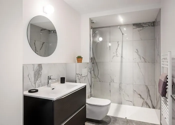 South-of-france T2 Neuf De Gamme, Climatise, Parking Gratuit, 2eme Ligne, Balcon 2 Διαμέρισμα